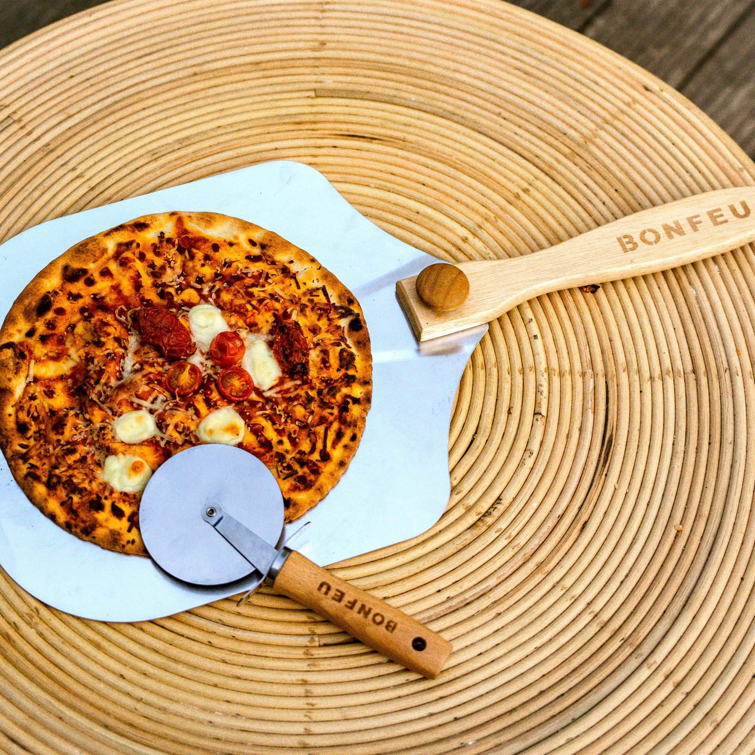 The BonFeu pizza wheel and pizza spatula